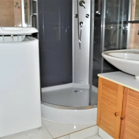 Climatise, Acces Piscine, Terrasse, Proche Et Commerces - Fr-1-226b-179